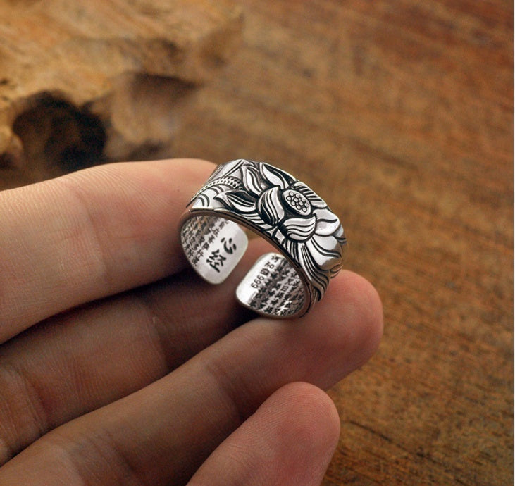 Silberner Ring mit Lotus Motiv Glitzernd