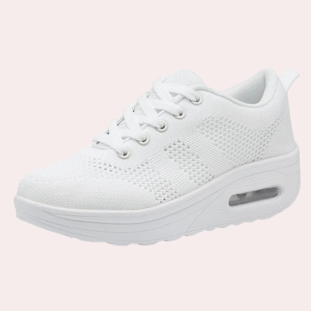 Raffinierte, atmungsaktive Damenschuhe von Sabra für einen eleganten Look