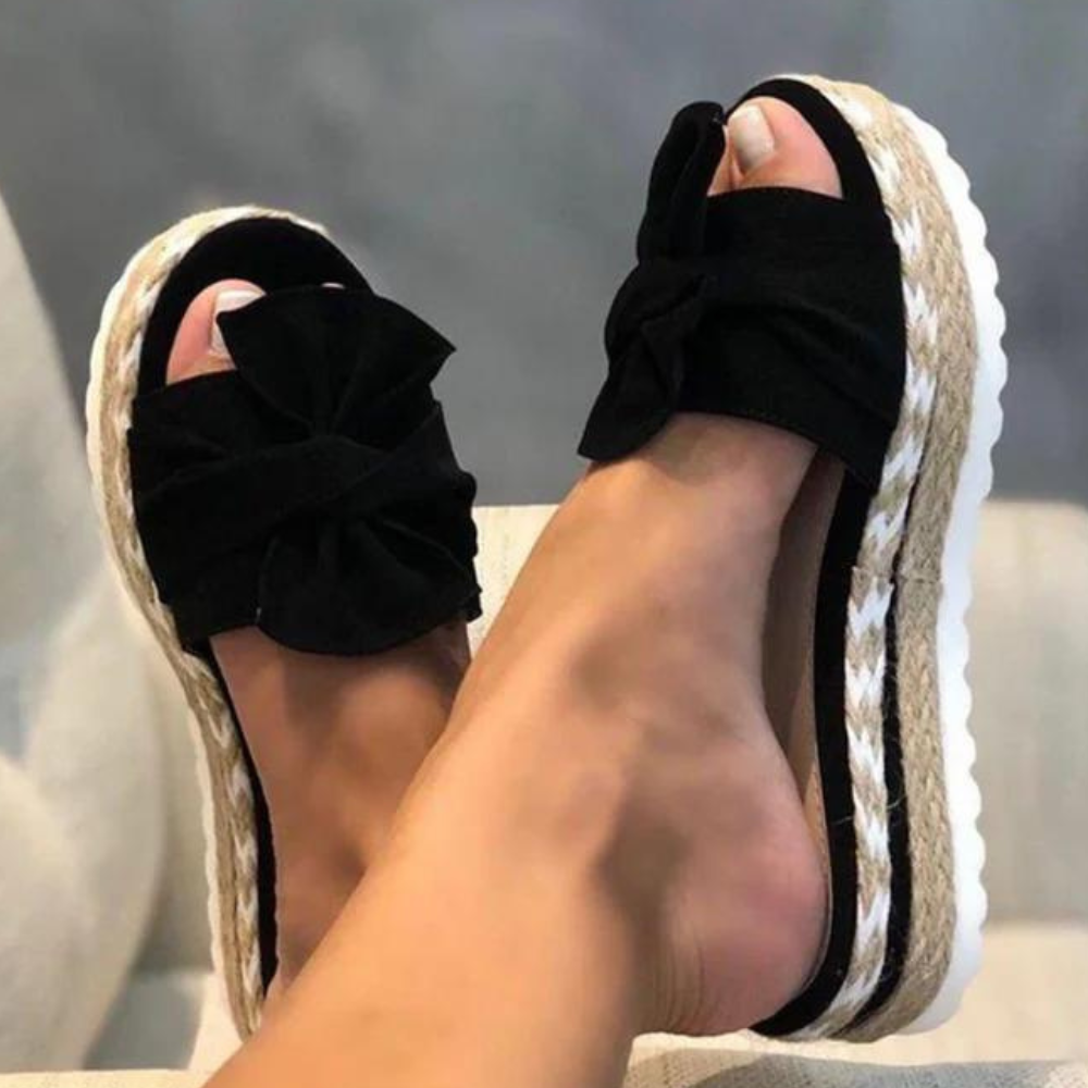 Elegante Damensandalen von Irma mit modischer Schleife