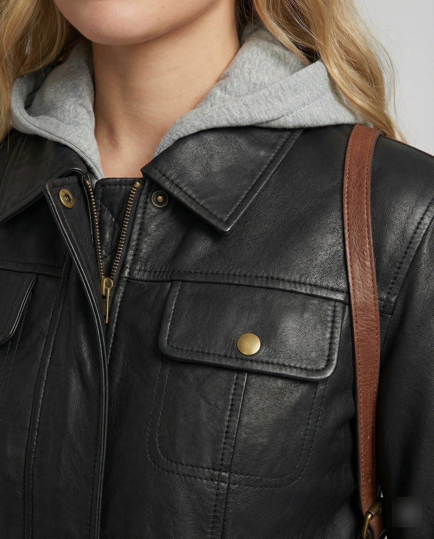 Lederblouson Kurz Schnitt mit Kragen und Taschen