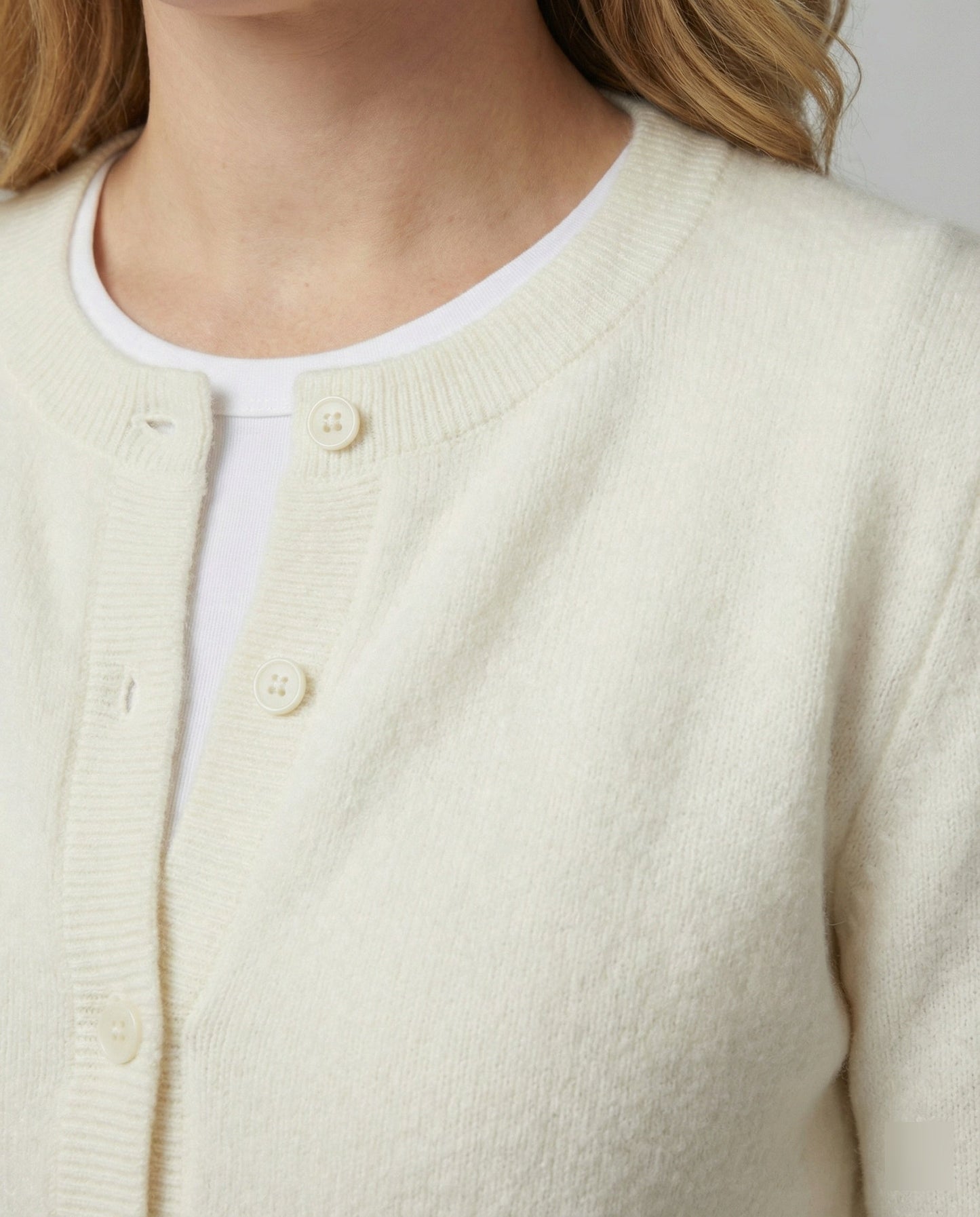 Kurze Feinstrick-Cardigan Damen Rundhals Modern