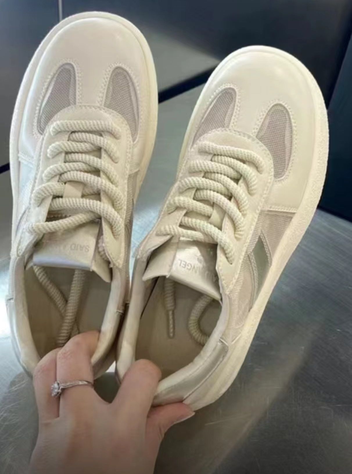 Damen Sneaker Atmungsaktiv Mesh Weiß Elegantes Design