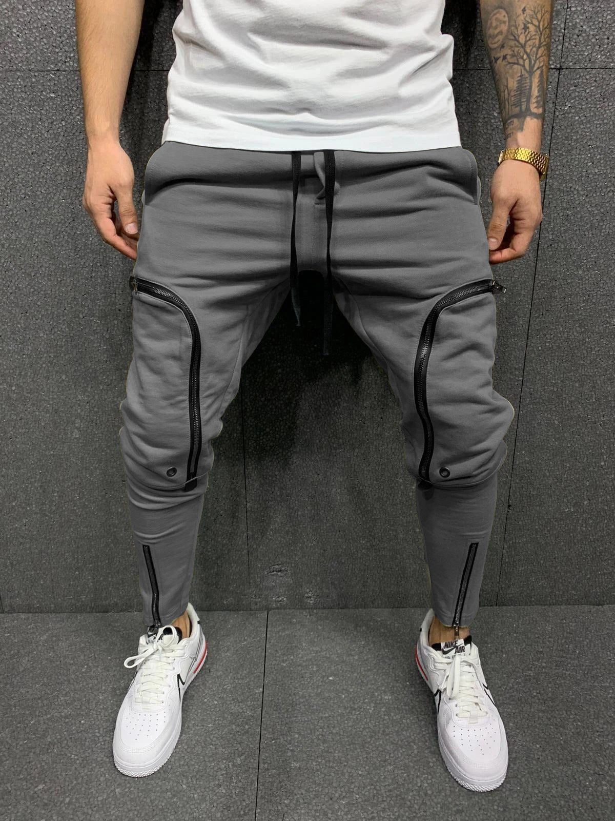Moderner Herren Jogginghose mit Reißverschluss Detail