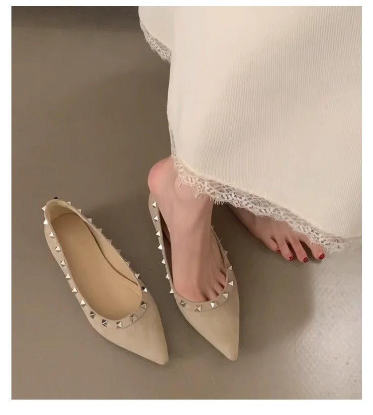 Damen Pumps Spitz Elegant Nieten Design