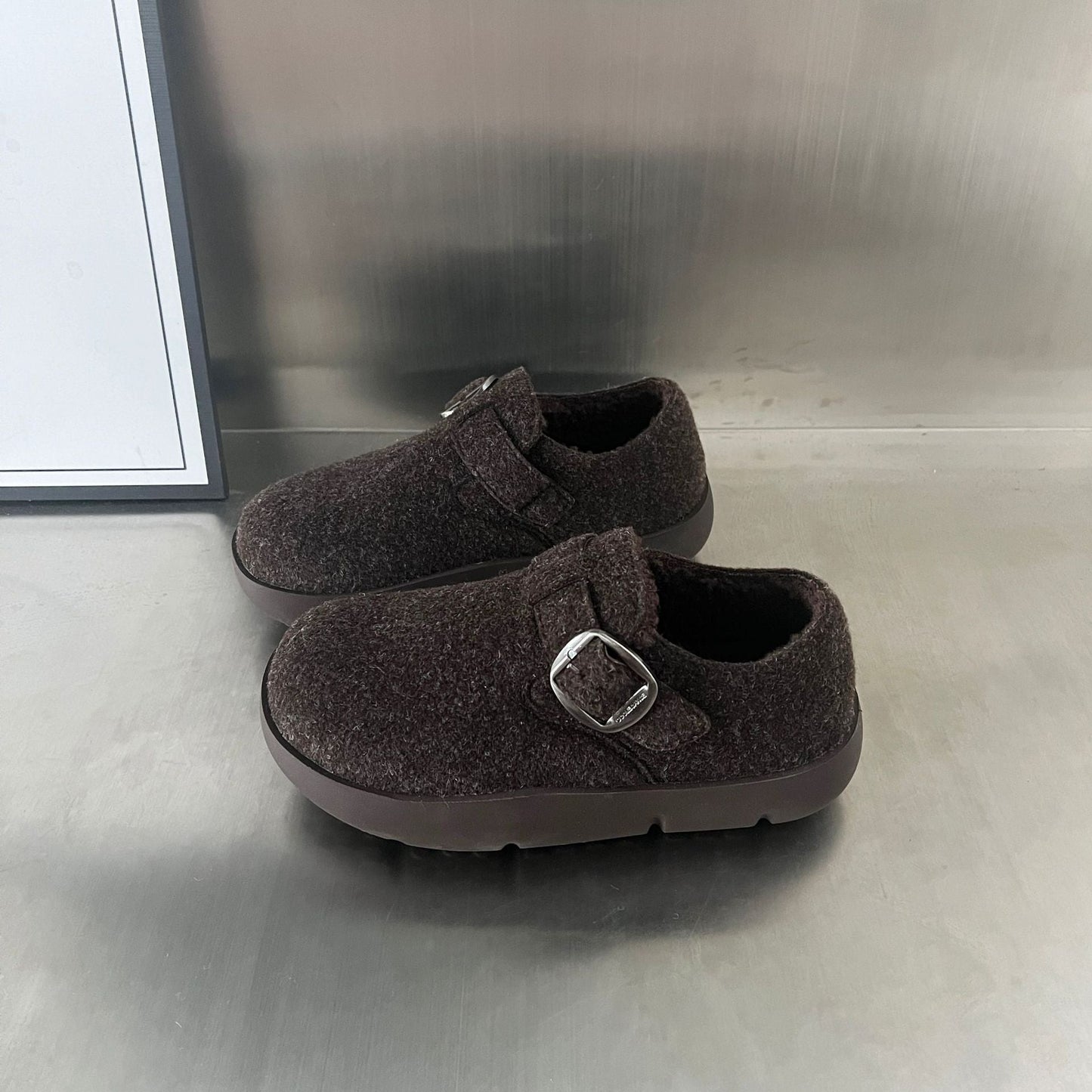 Damen Clogs Bequem Schnallen Design Modern