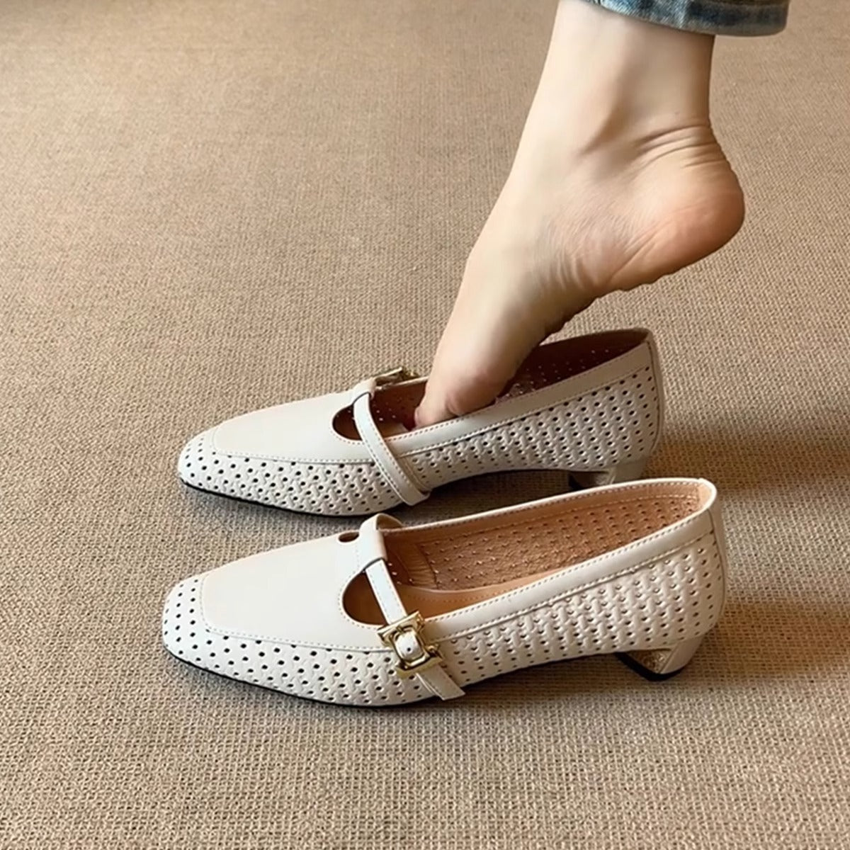Damen Ballerinas Elegant Lochmuster Schnalle