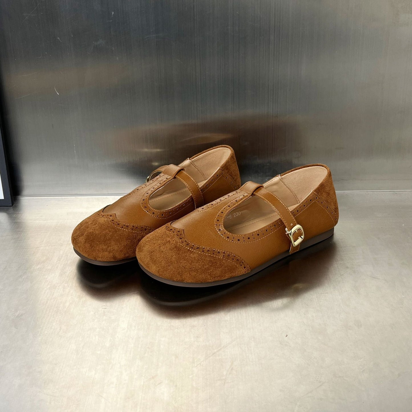 Damen Slipper Elegant mit Verstellbarem Riemen Perforiert