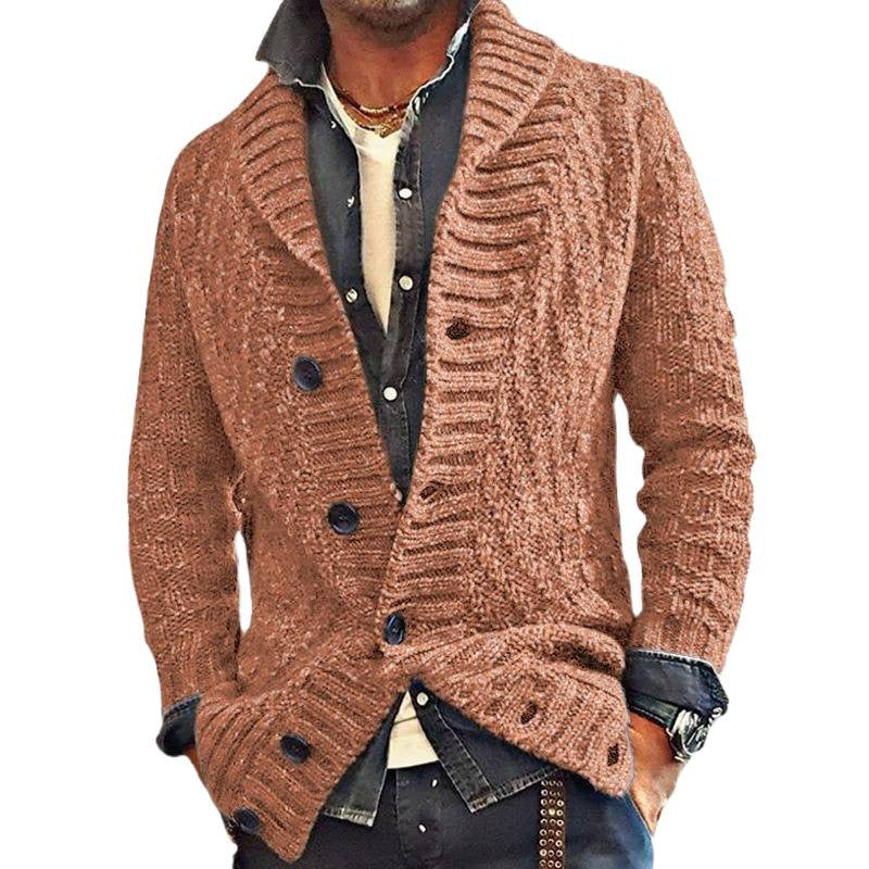 Herren Strickjacke mit modernem Zopfmuster und Knopfdetails BerlinGlamour.