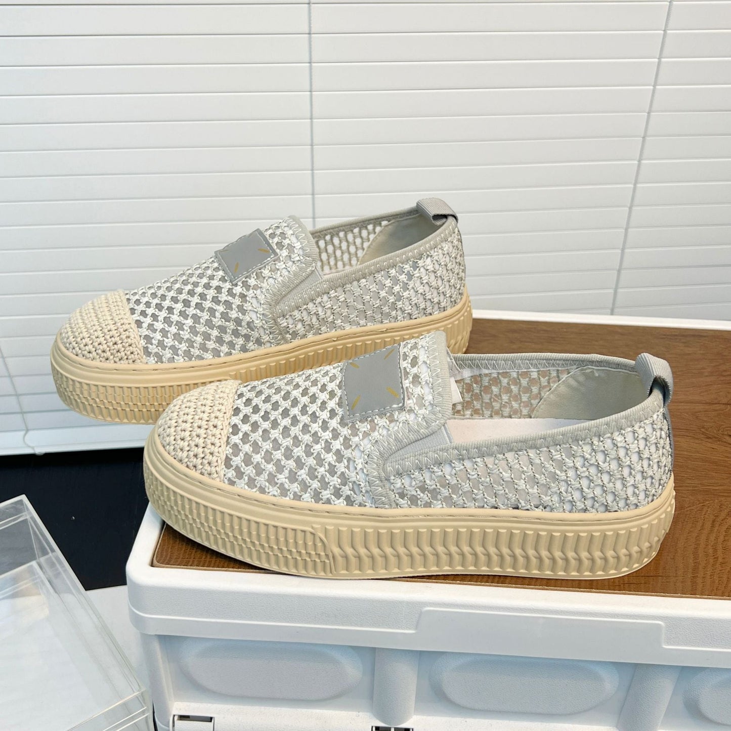 Damen Slipper Geblümt mit Strass Schnalle Comfort