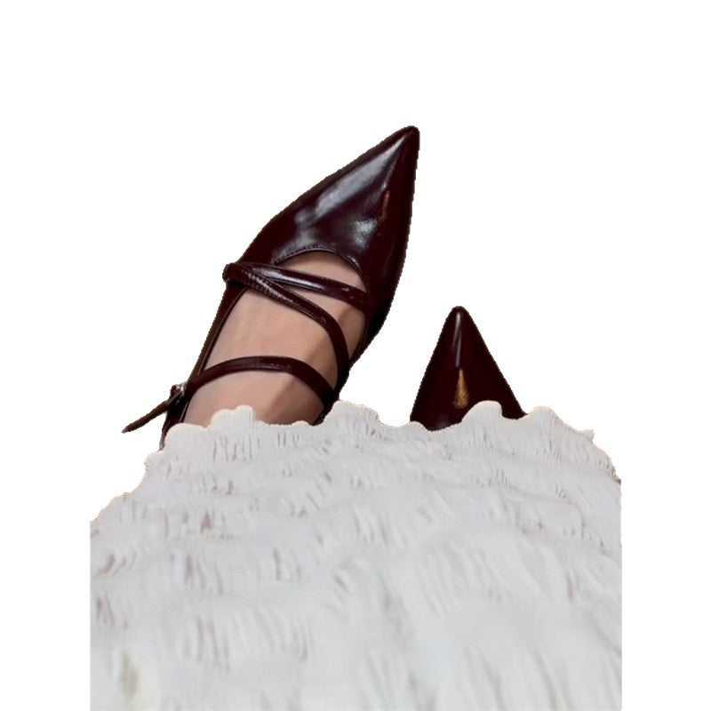 Damen Pumps Spitze mit Riemenverschluss Glänzend Schwarz