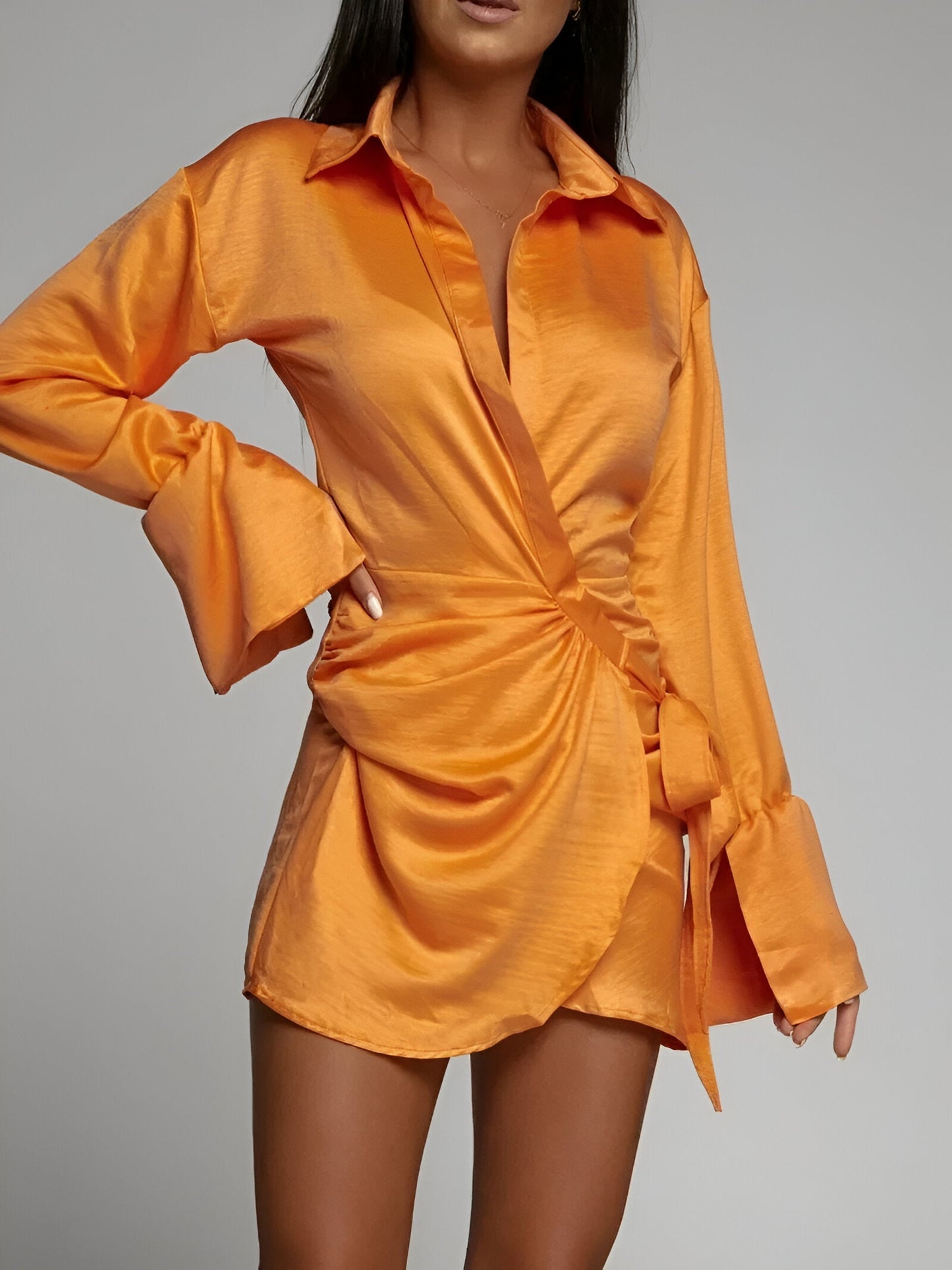 Oliviana: Elegantes Sommerkleid mit langen Ärmeln und Taillengürtel