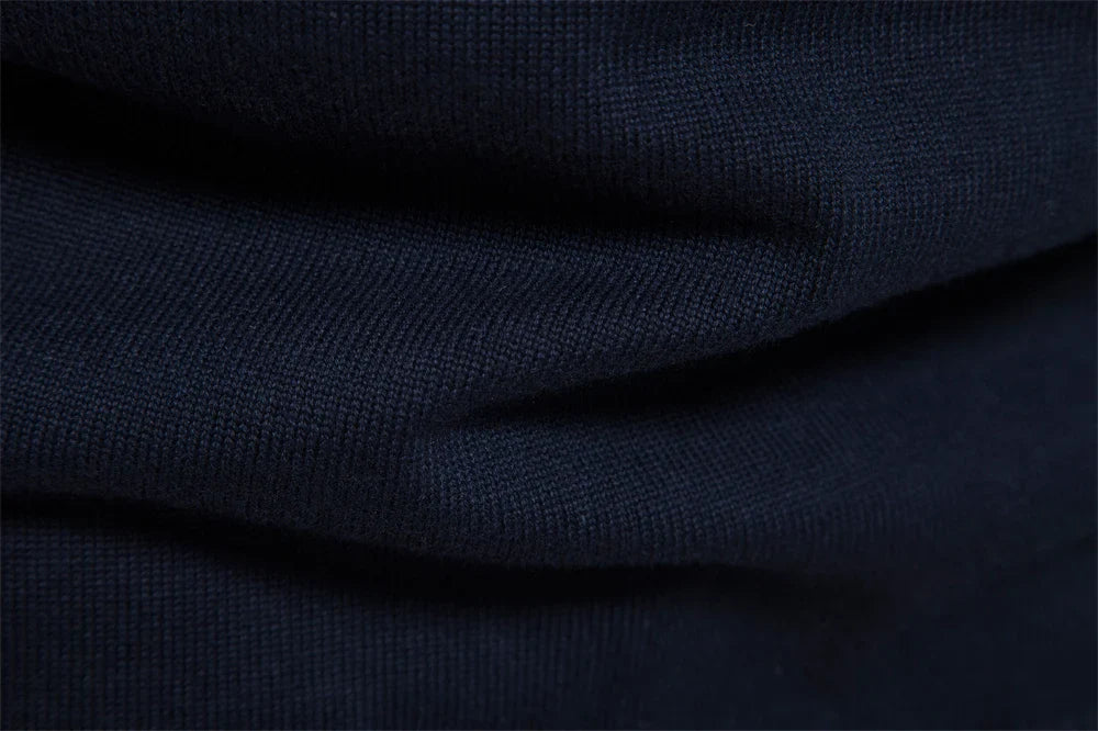 Pullover aus weichem Mischgewebe – Gestreifte Oberfläche und Reißverschluss-Ventilation 8