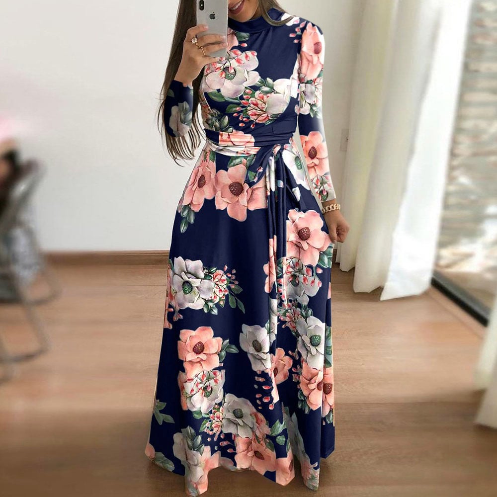 Kurzes Rosenkleid mit Blumenmuster