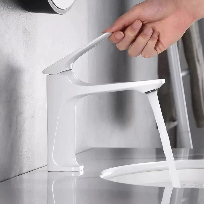 Eleganter Badezimmer Wasserhahn mit Einhebel Modern