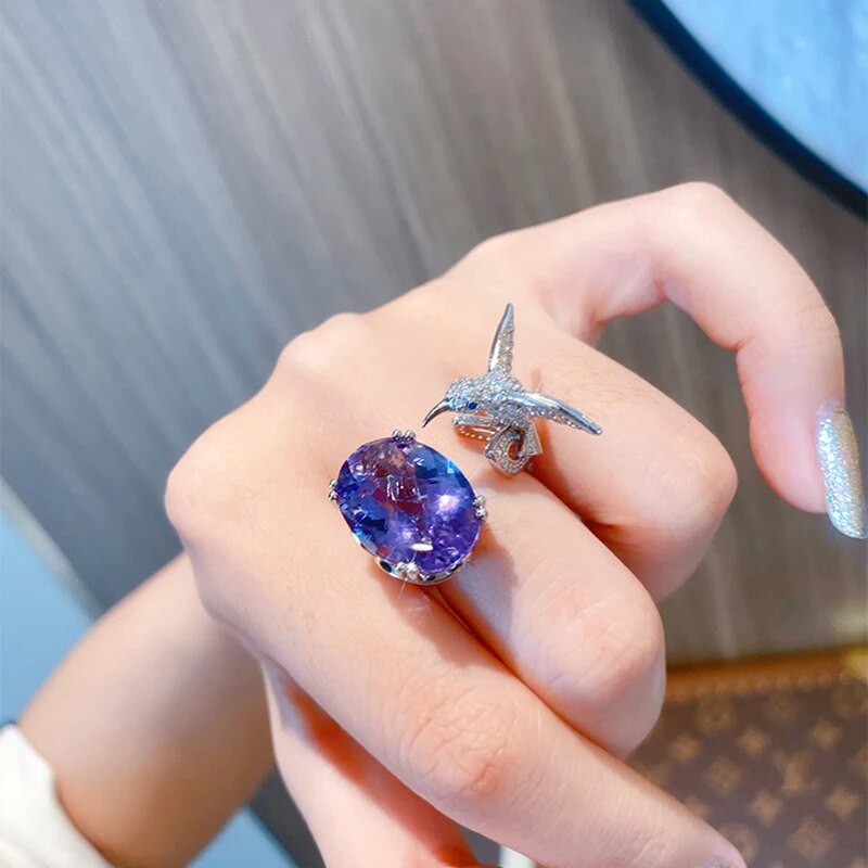 Edelstein Ring mit Hummingbird Motiv Elegant