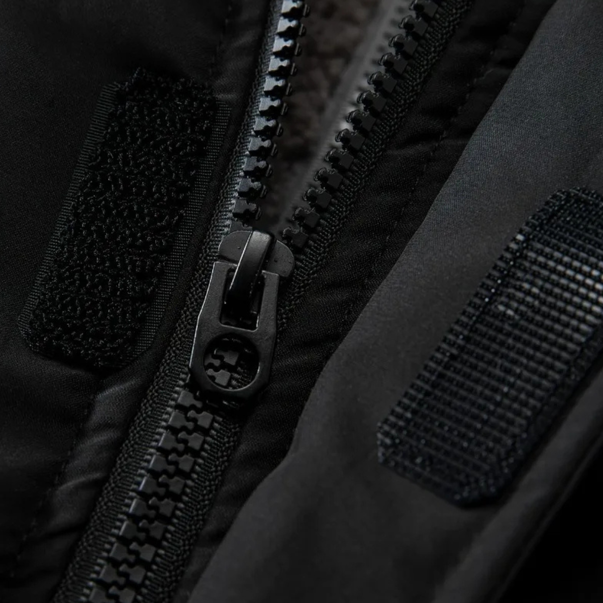 VogeLuxe | Herren-Steppjacke mit Kapuze und Sherpa-Futter 2