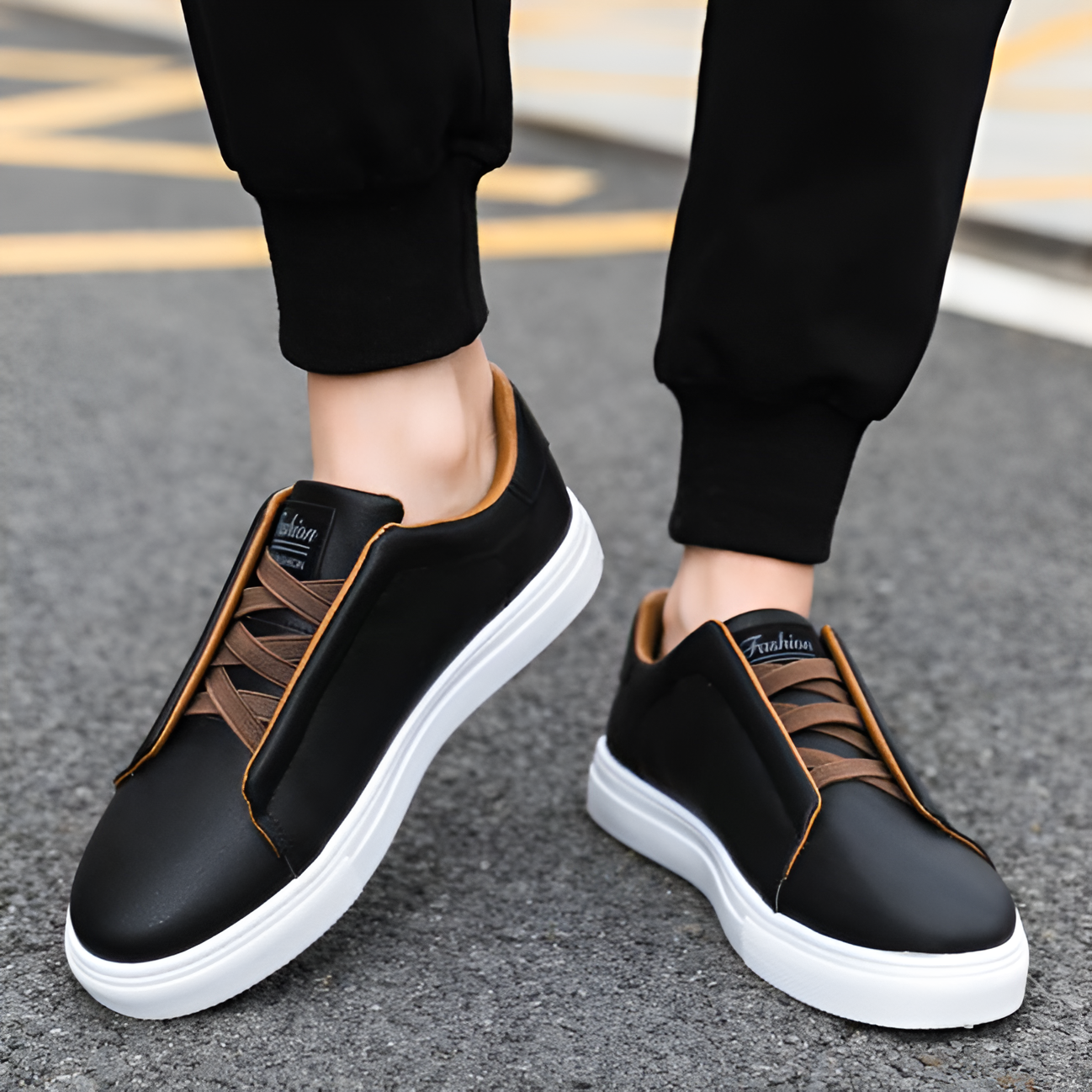 Weißer Herrensneaker Leder Hochwertig Elegent
