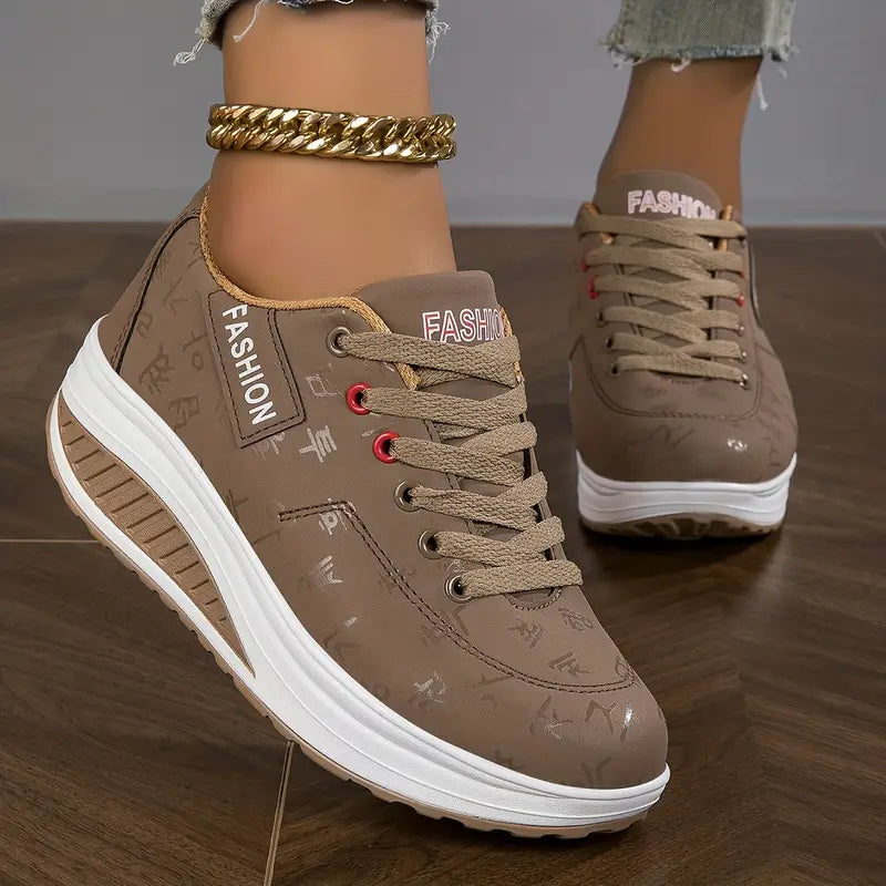 Bequeme Schuhe mit dicken Sohlen für Schmerzlinderung
