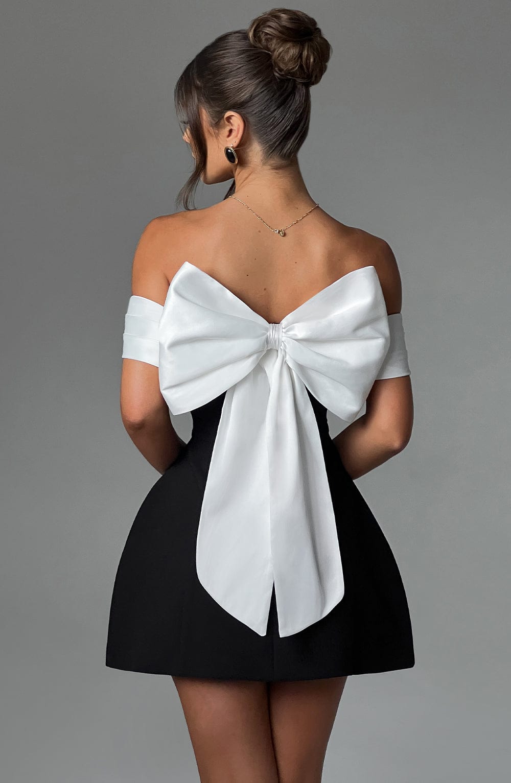 Kleid Minikleid Schulterfrei Kontrast Oberteil Sommer