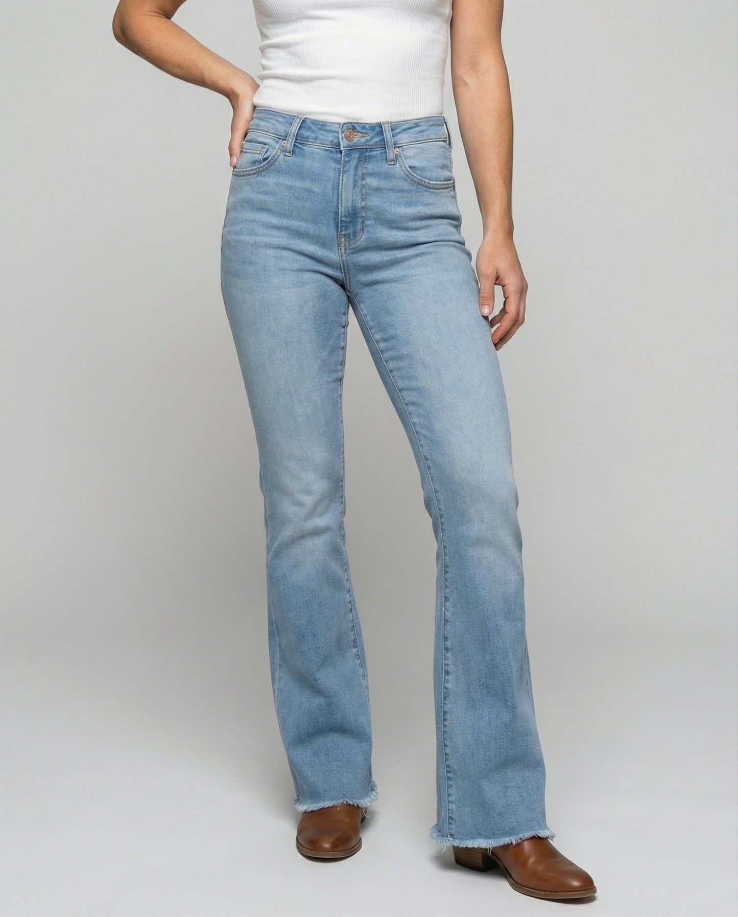 Damen Highwaist Flared Jeans mit Fransen Saum