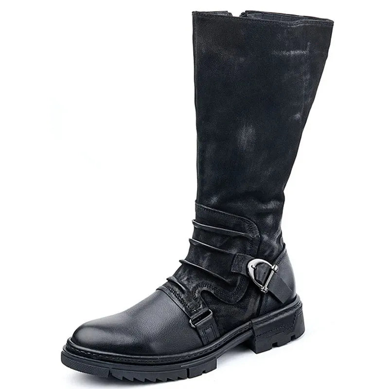 Ein stylisher Winter-Hochstiefel für Herren, der perfekt zum Ski- oder Snowboard-Fahren passt. Die Weiche Kuscheldecke ist besonders flauschig und warm, ideal für kalte Winter-T