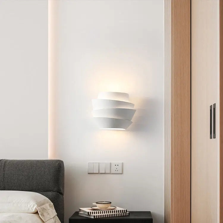 JonasDesign | Skandinavische Wandleuchte mit doppelten Eisenlichtern Zendoo.de