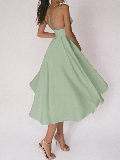 Elegantes Satin-Kleid mit Überkreuz-Trägern Damen