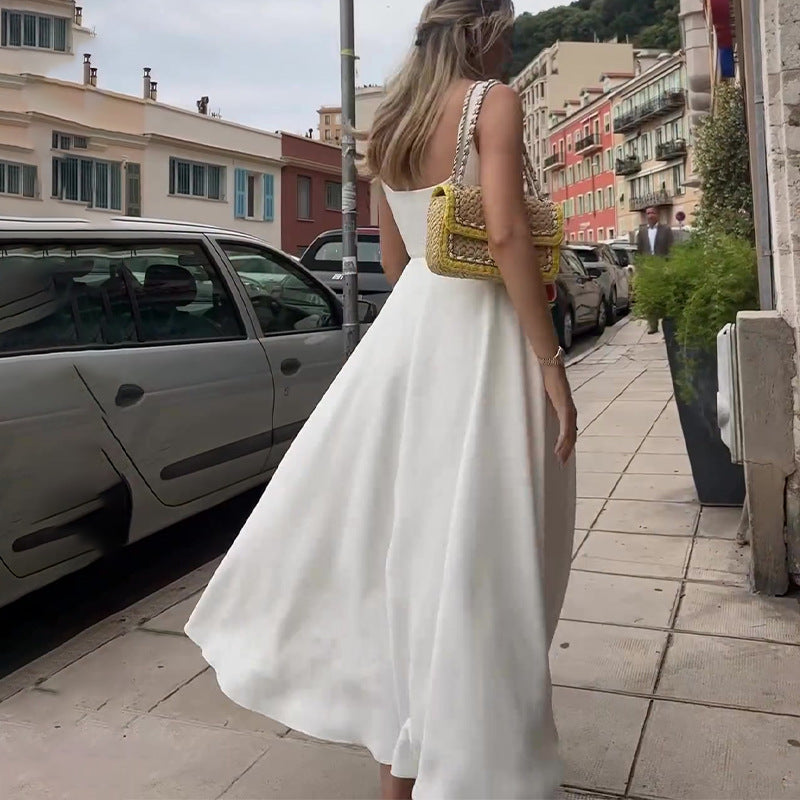 Trägerloses Kleid von BerlinGlamour mit Spaghettiträgern und quadratischem Ausschnitt