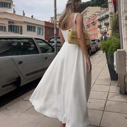 Trägerloses Kleid von BerlinGlamour mit Spaghettiträgern und quadratischem Ausschnitt