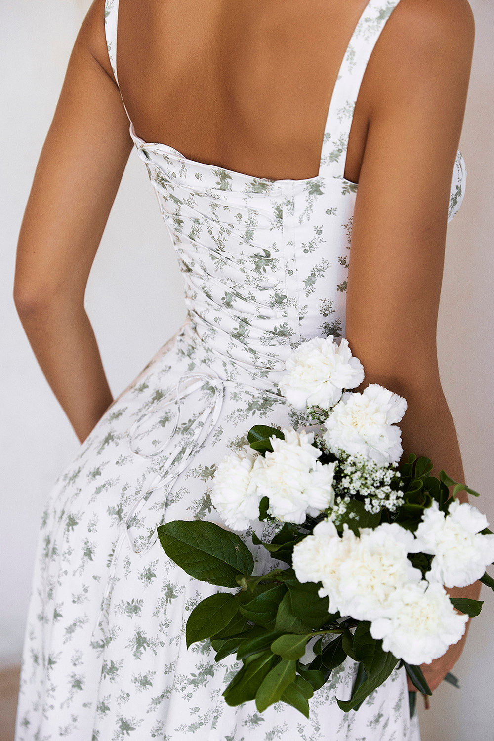 Pastellgrünes Midikleid Taillenformendes Sommerkleid