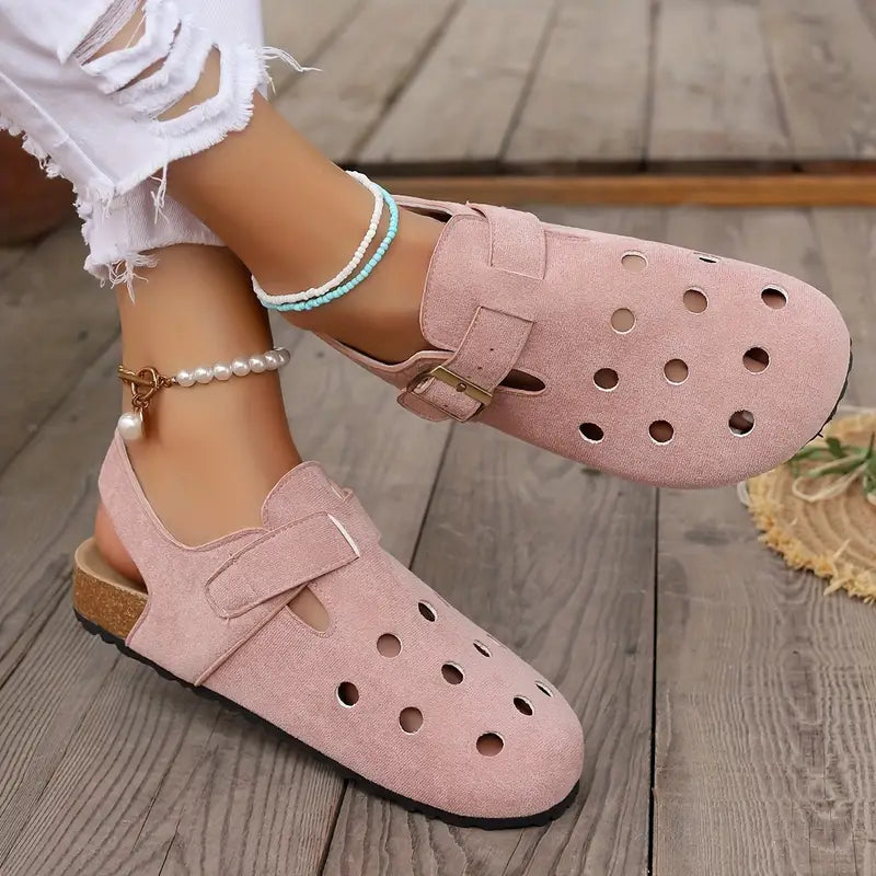 Retro Clogs mit Schnallenriemen Geschlossene Spitze - BerlinGlamour
