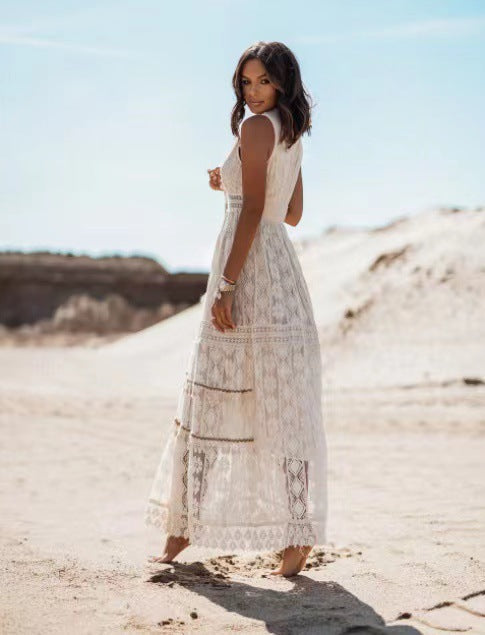 BerlinGlamour Maxikleid mit Spitze und Cut-out