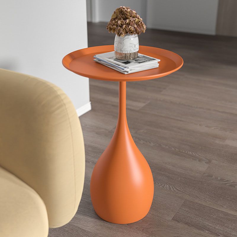 Runder Metalltisch Moderner Beistelltisch Sockel Design