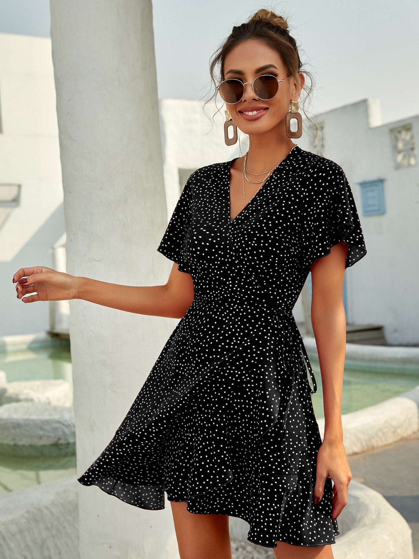 Rotes Sommerkleid mit Punkten Volants Kurz