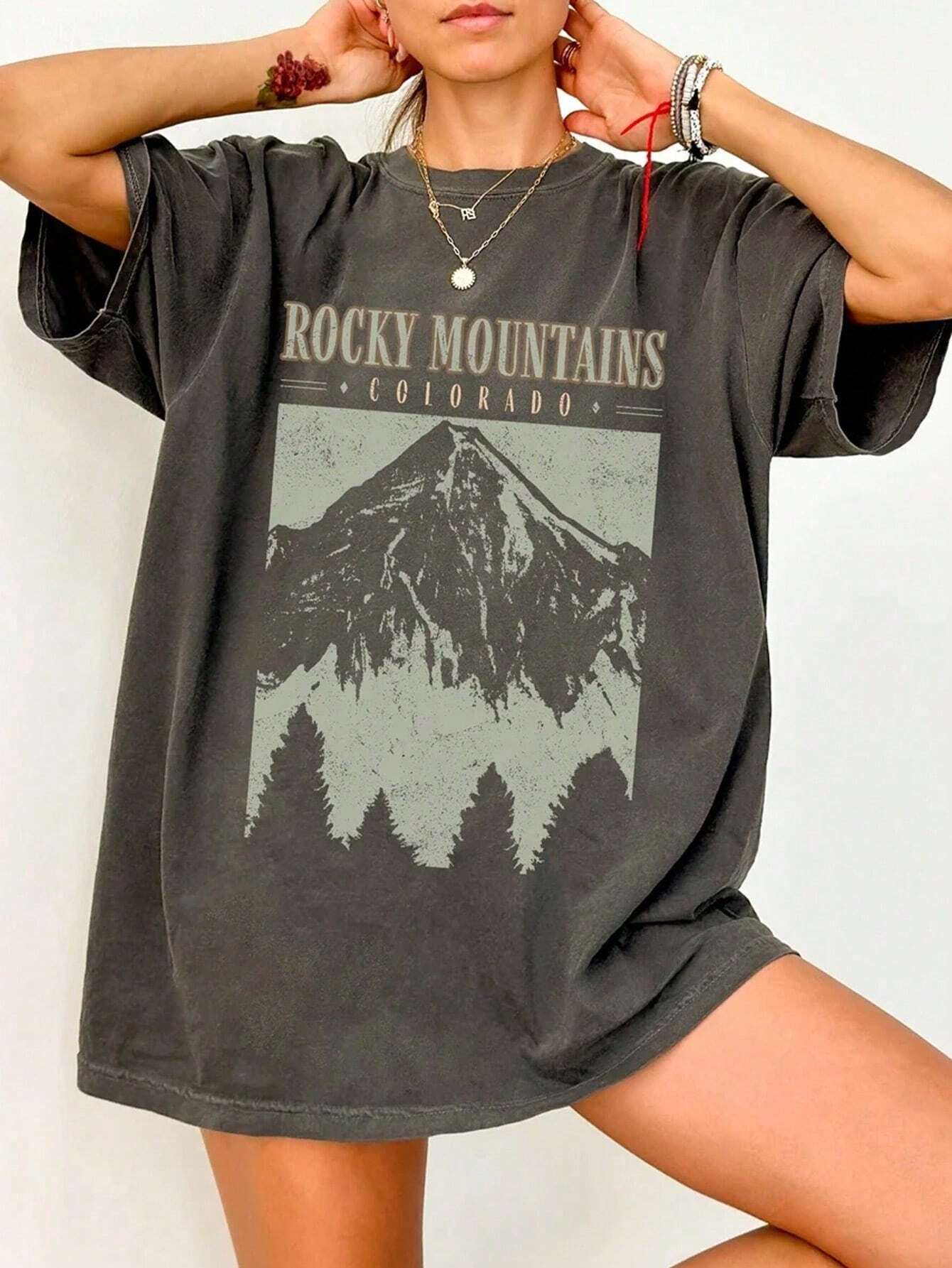 Großes T-Shirt Rocky Mountains Vintage Schwarz Urban Style - BerlinGlamour