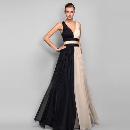 Elegantes Farbkleid mit V-Ausschnitt und offenem Rücken von BerlinGlamour