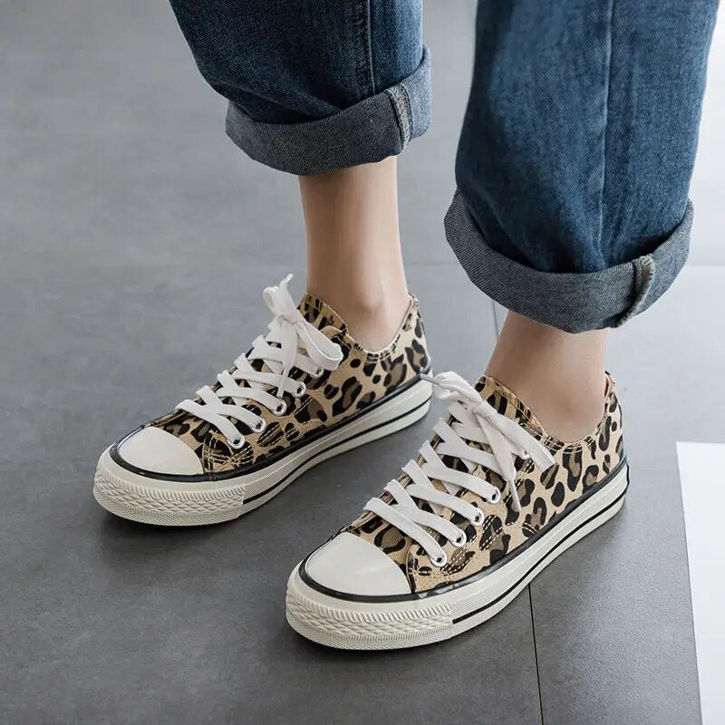 Damen Sneaker Leopard Muster Trendy Schuhe - BerlinGlamour