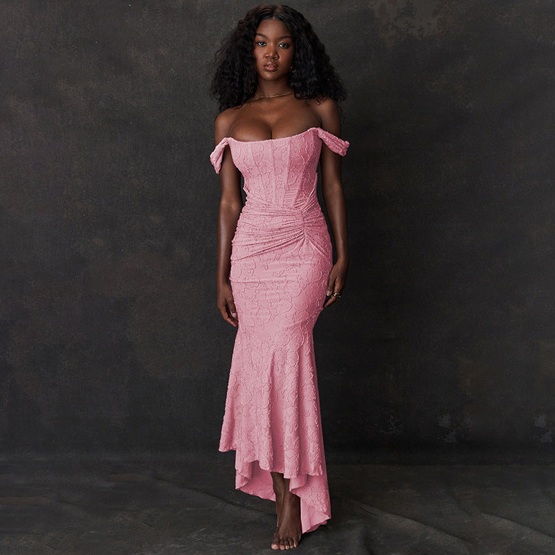 Abendkleid Spitze Schulterfrei Figurbetonter Eleganz - BerlinGlamour