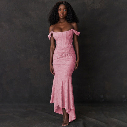 Abendkleid Spitze Schulterfrei Figurbetonter Eleganz - BerlinGlamour