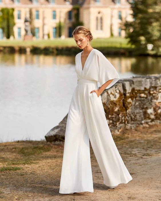 Yoko:  Lockerer Jumpsuit mit weitem Bein