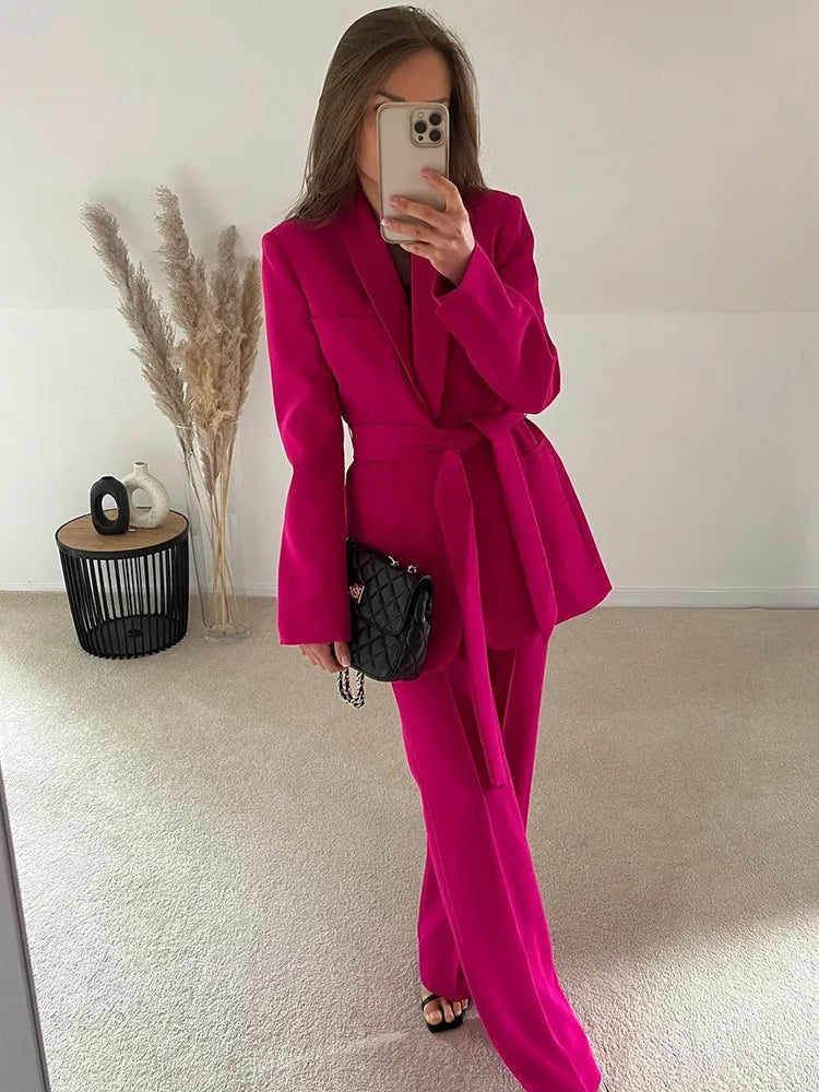 Eleganter Damenanzug 2-teilig mit Blazer und Hose