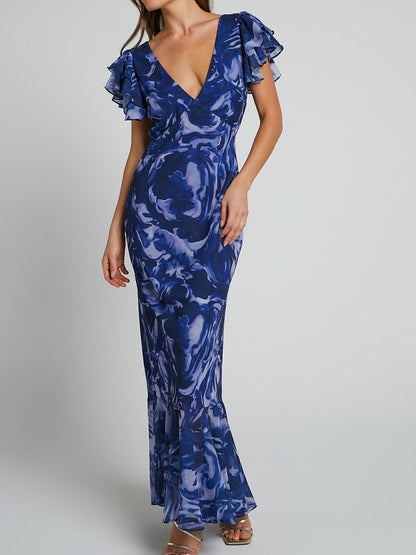 BerlinGlamour Glockenärmel Kleid mit V-Ausschnitt