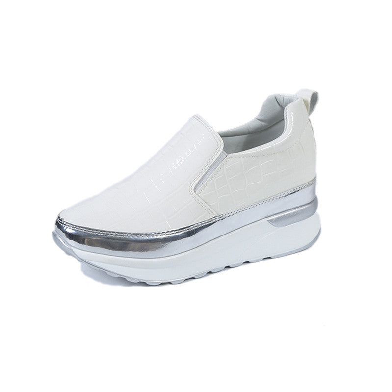 Damen Sneaker Slip-On Modern Lackleder Metallic Detail