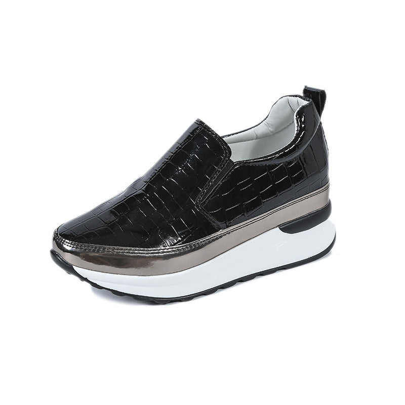 Damen Sneaker Slip-On Modern Lackleder Metallic Detail