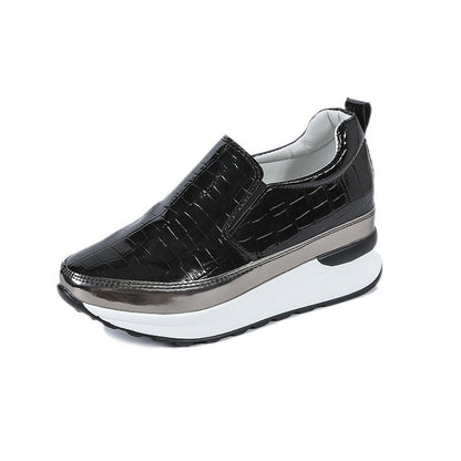 Damen Sneaker Slip-On Modern Lackleder Metallic Detail