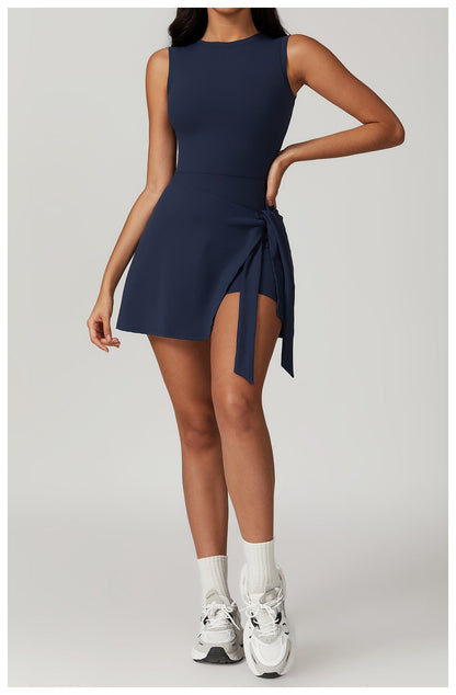 Nova Mini Kleid in Marineblau – Activewear Kleid mit integrierten Shorts