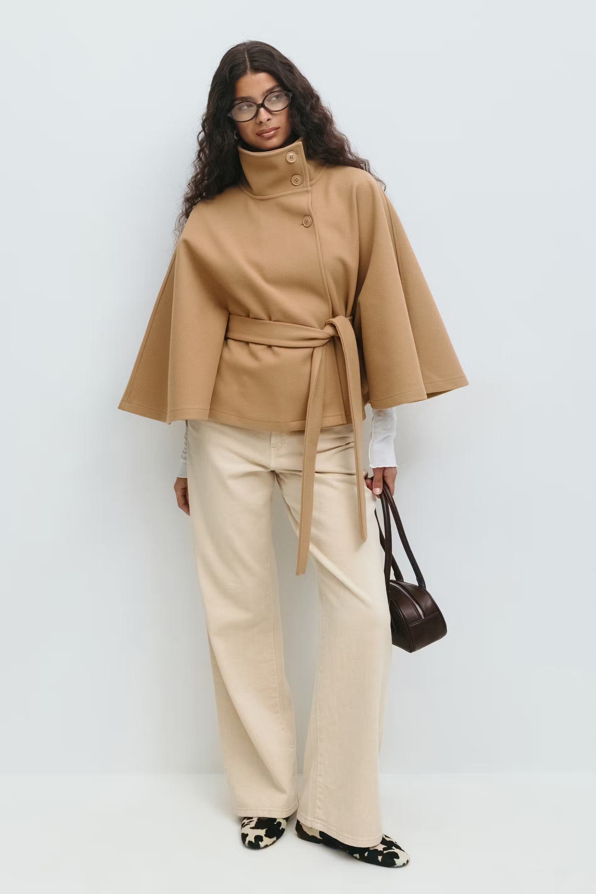 Loreza Cape Damenmantel in Beige mit weitem Schnitt
