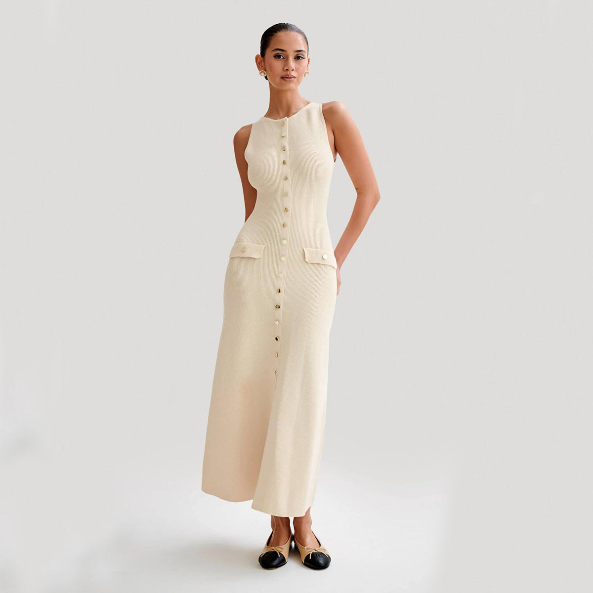 Stilvolles ärmelloses Strickkleid von BerlinGlamour mit modischem, schmalem Rundhalsausschnitt