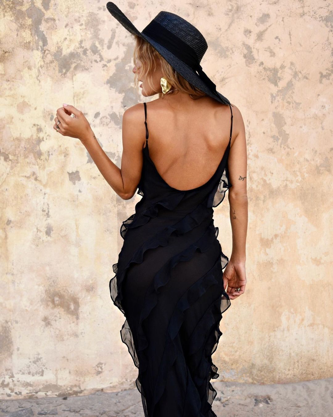 Elegantes Maxikleid mit Rüschen und Spaghettiträgern