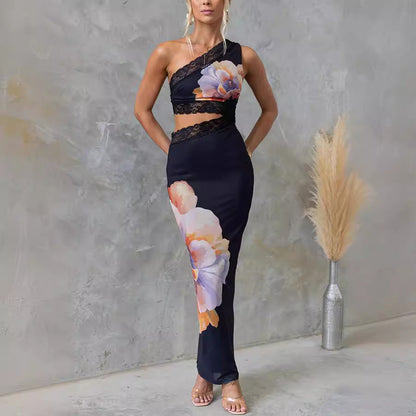 Schulterbedrucktes, figurbetontes Voile-Spitzenkleid von BerlinGlamour